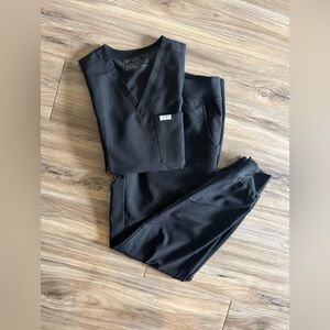 NWOT: Figs Black Zamora Joggers Scrub Set
